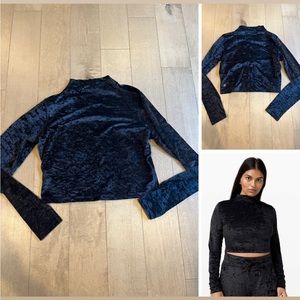 Size 12 Lululemon crop lock turtleneck. “All aligned” style.